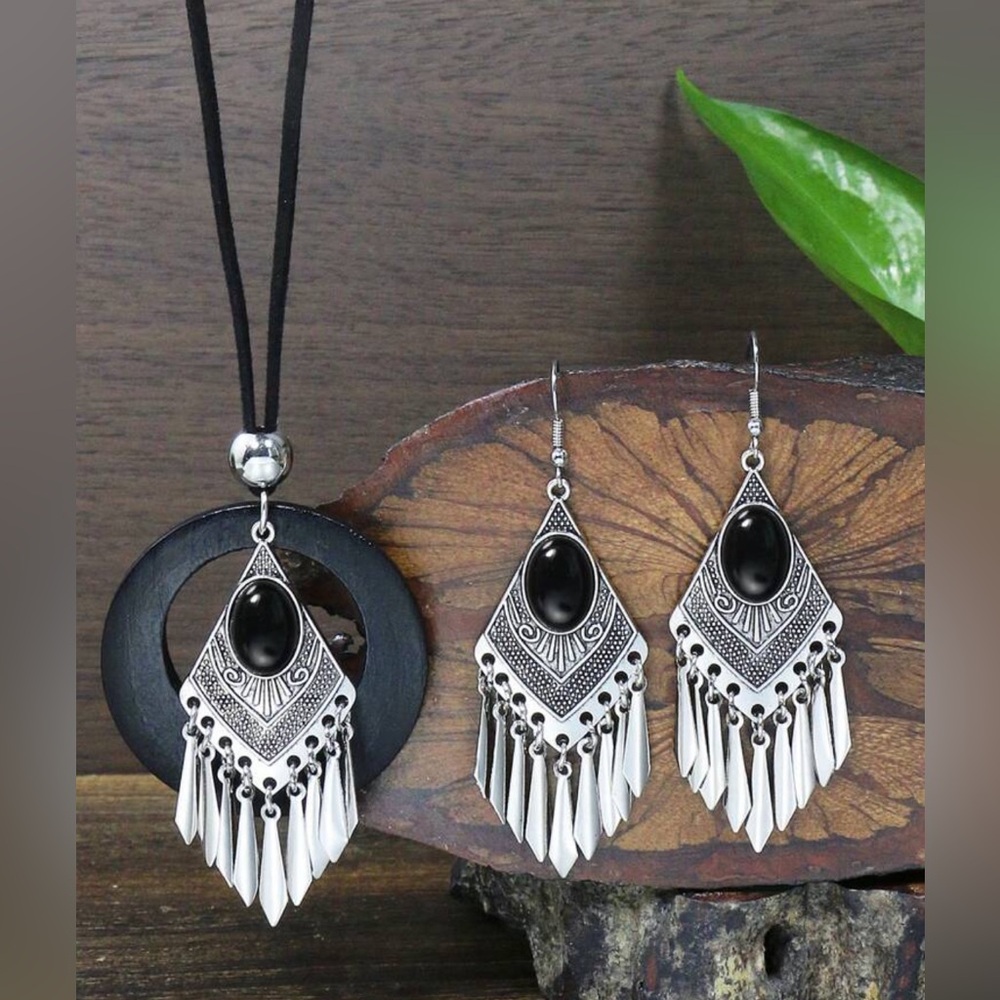 Bohemian Black Stone Fringe Necklace & Earrings Set, NWOT